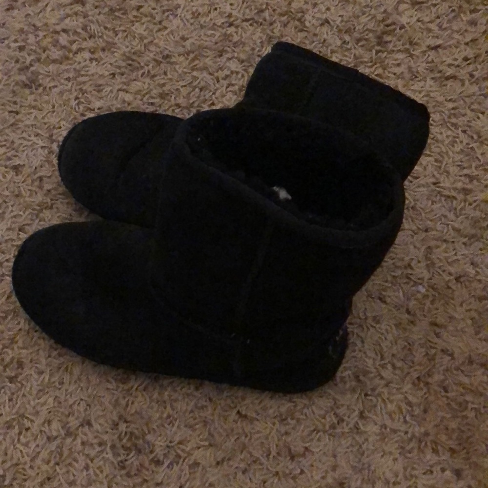 Black used Ugg’s
